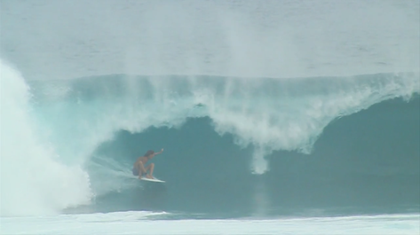 Derrick Disney getting barreled going left