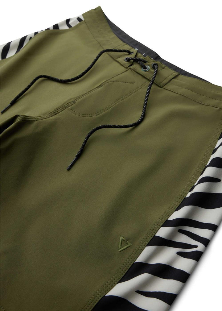 Hitch-Hiker 17" Boys Boardshort