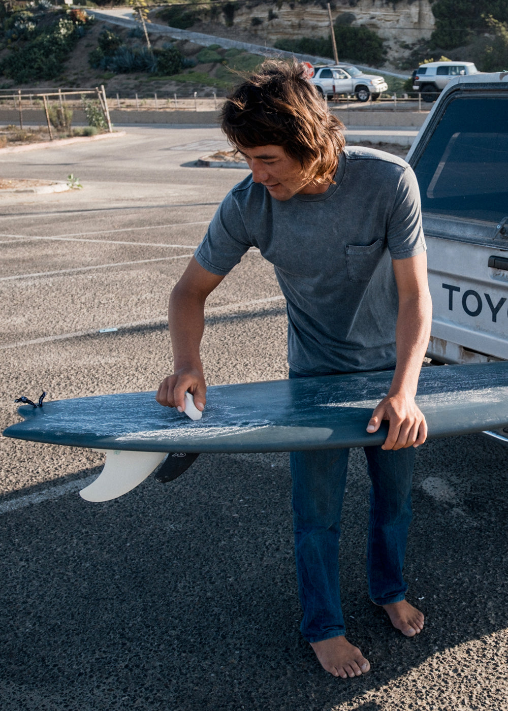 Vissla Solid Sets Cosmic Ss Pkt Tee in Phantom, view 2